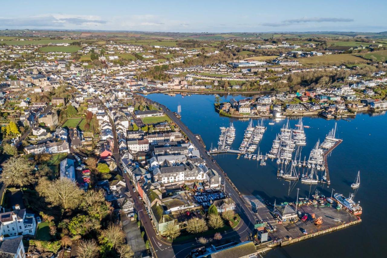 The Town House Kinsale, Hosted By Exquisite Holiday Homes, Sleeps 16 מראה חיצוני תמונה