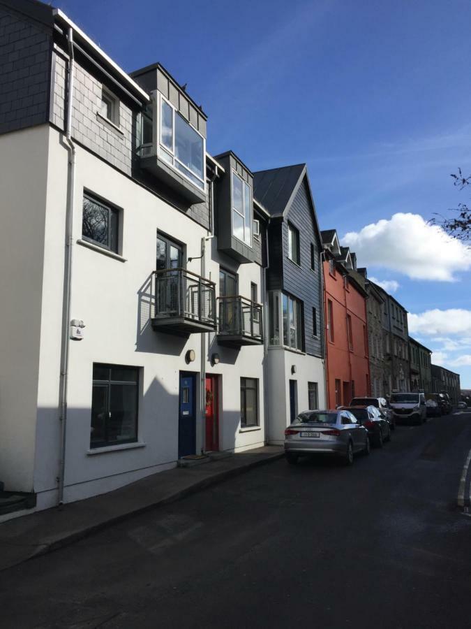 The Town House Kinsale, Hosted By Exquisite Holiday Homes, Sleeps 16 מראה חיצוני תמונה
