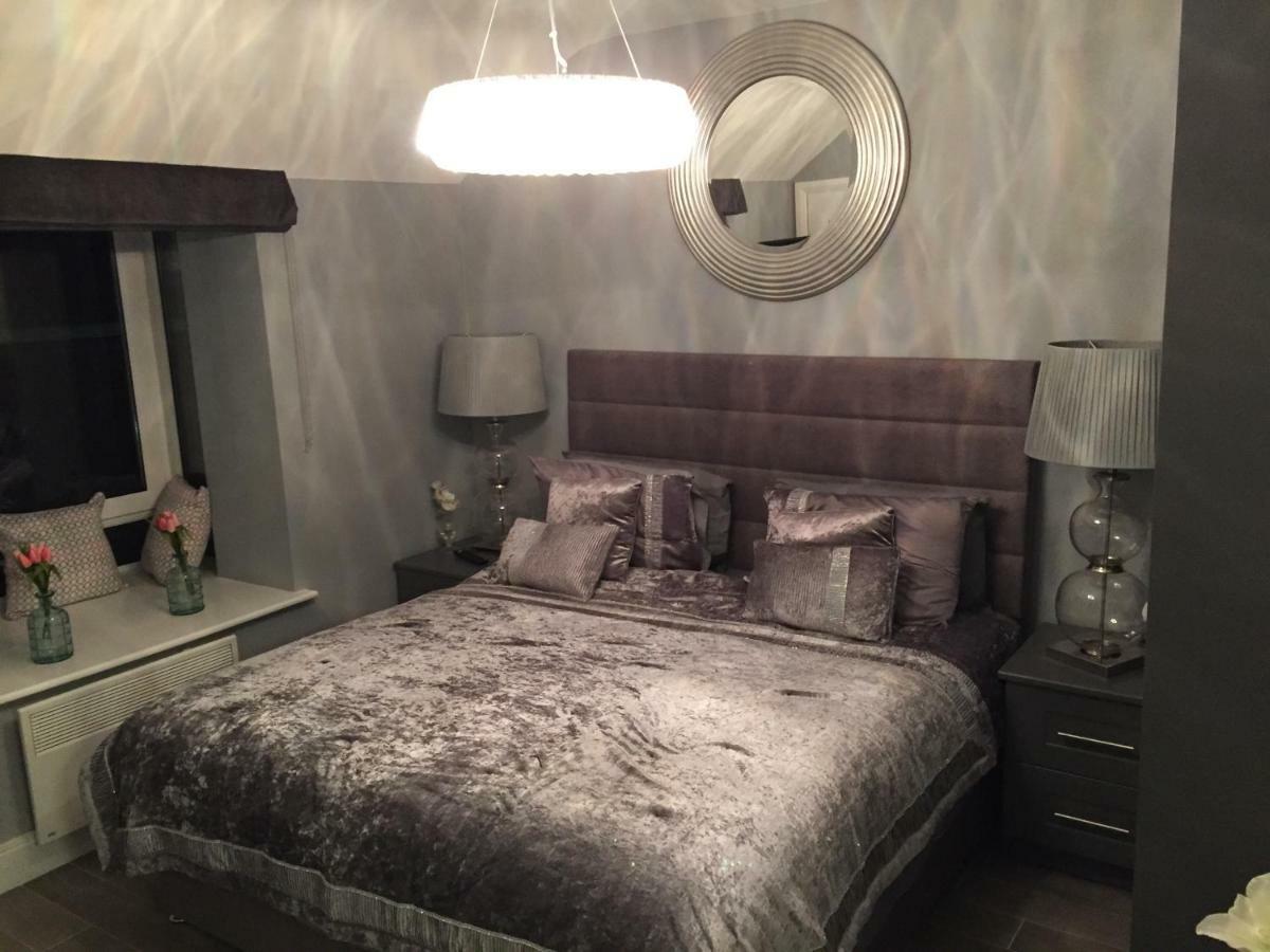 The Town House Kinsale, Hosted By Exquisite Holiday Homes, Sleeps 16 מראה חיצוני תמונה