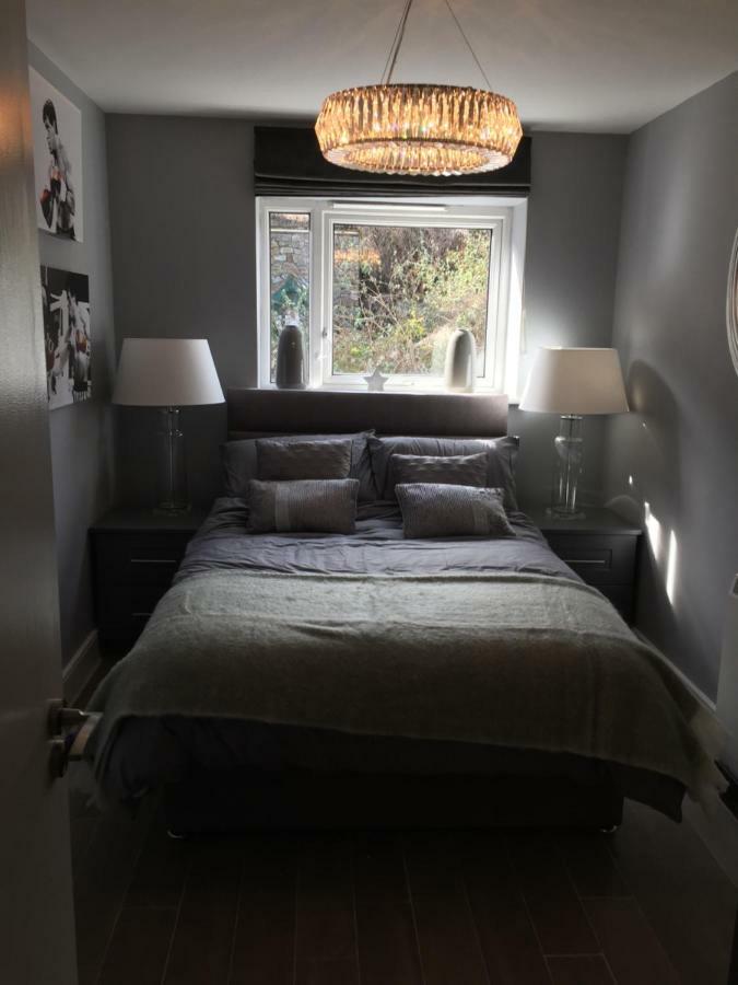 The Town House Kinsale, Hosted By Exquisite Holiday Homes, Sleeps 16 מראה חיצוני תמונה