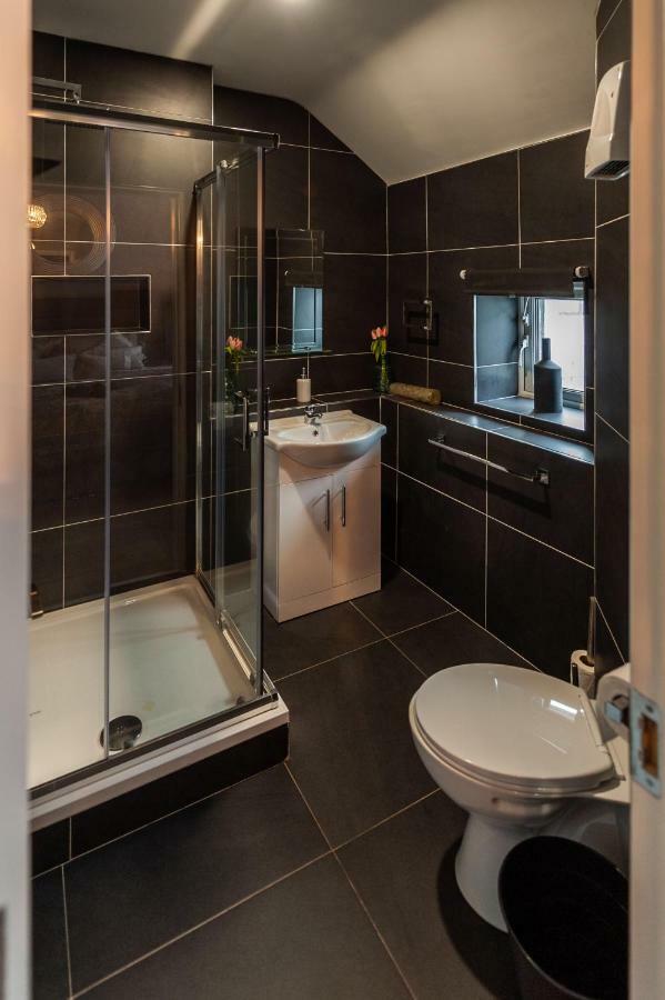 The Town House Kinsale, Hosted By Exquisite Holiday Homes, Sleeps 16 מראה חיצוני תמונה