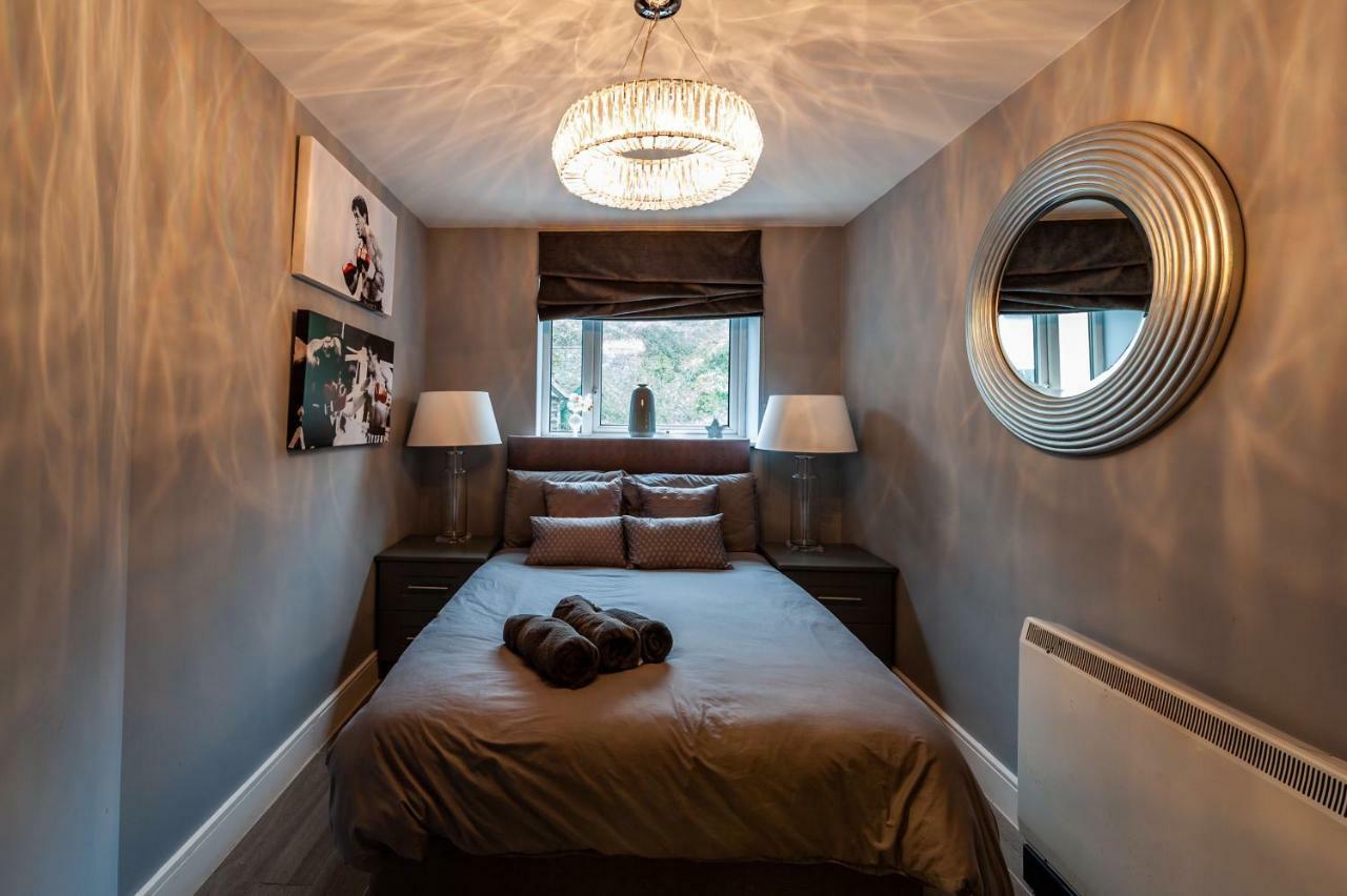 The Town House Kinsale, Hosted By Exquisite Holiday Homes, Sleeps 16 מראה חיצוני תמונה