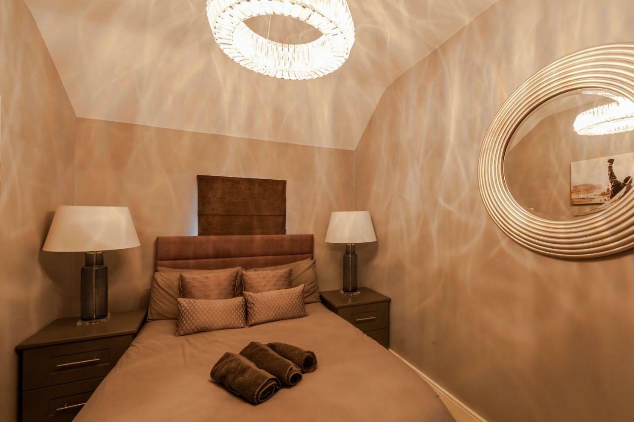 The Town House Kinsale, Hosted By Exquisite Holiday Homes, Sleeps 16 מראה חיצוני תמונה